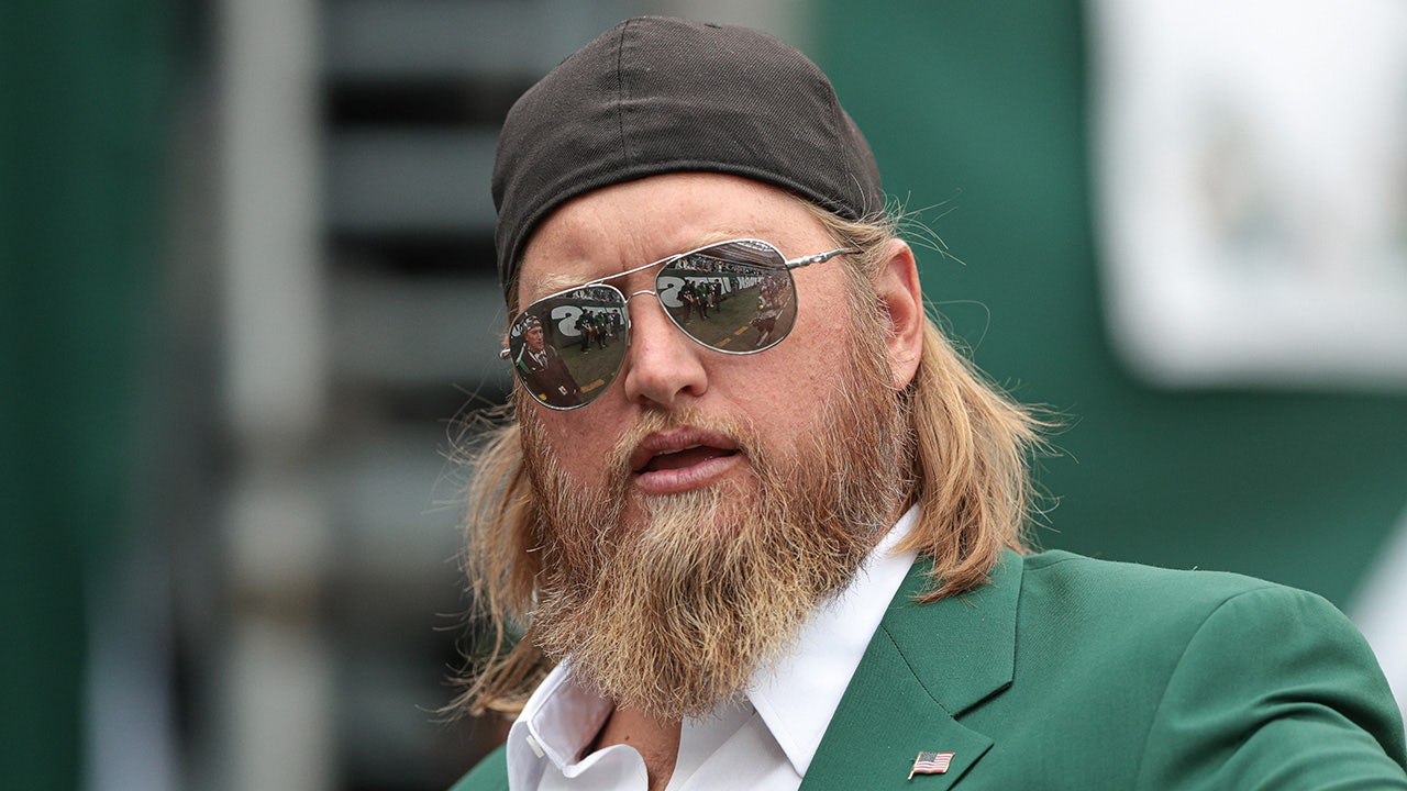 Government officials are criticized by Nick Mangold for their inability to provide answers regarding the drone sightings in New Jersey.