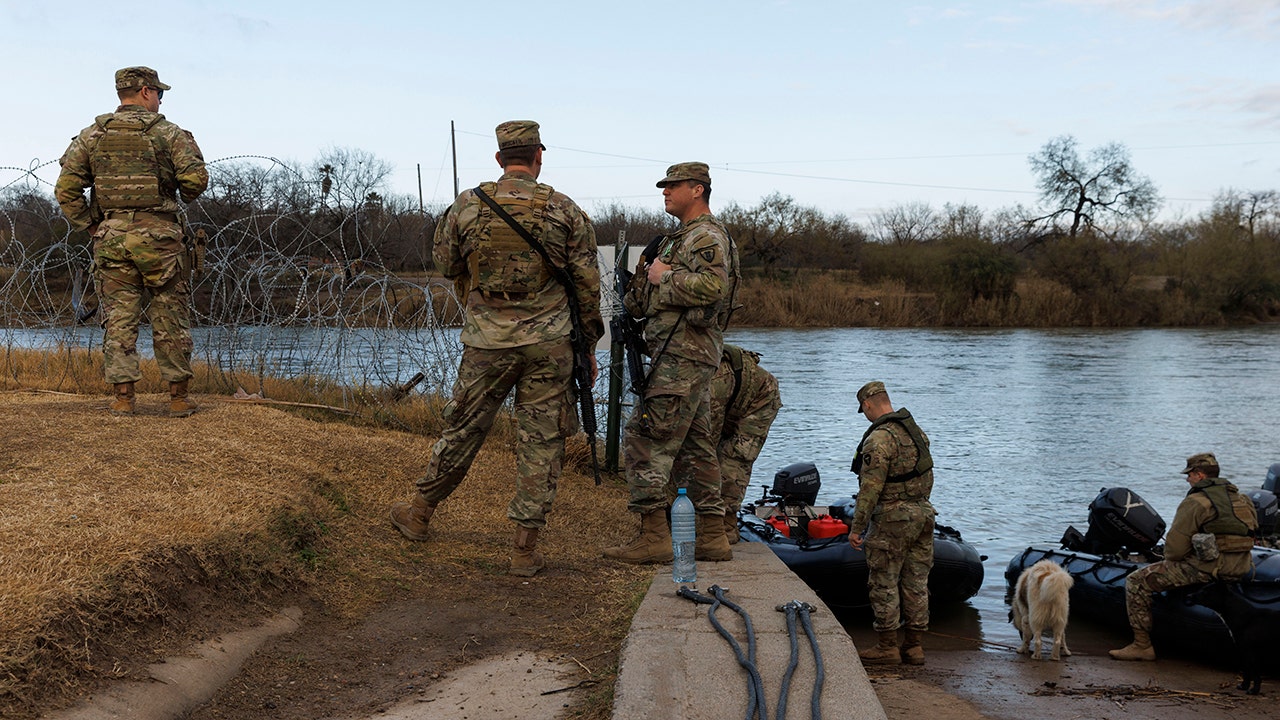 The Texas Border Patrol has no plans to remove the razor wire that was set up, despite a disagreement with the Biden administration.