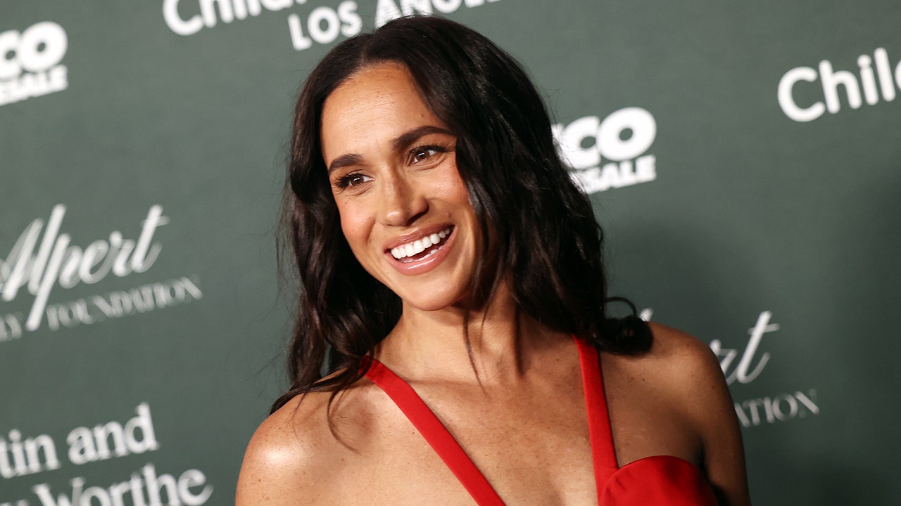 Expert reveals Meghan Markle's bold strategy for gaining Hollywood's acceptance amidst royal turmoil.