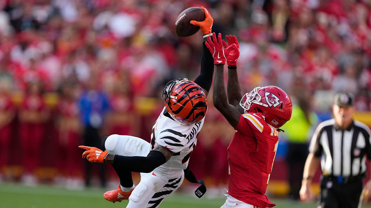 Patrick Mahomes' interception by Cam Taylor-Britt of the Bengals was an incredible 1-handed catch.