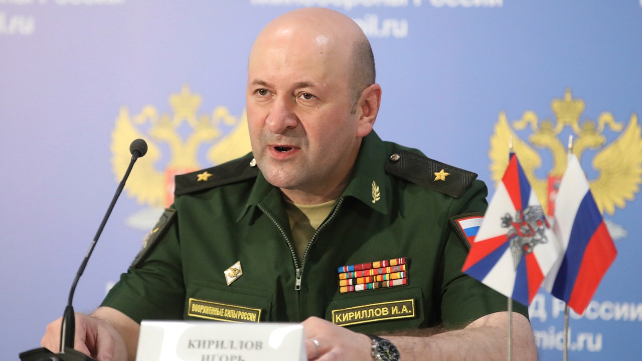 An explosive device in Moscow resulted in the death of a Russian general and his assistant.