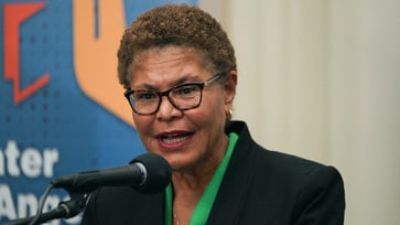 Over 92,000 signatures on petition for LA Mayor Karen Bass to resign