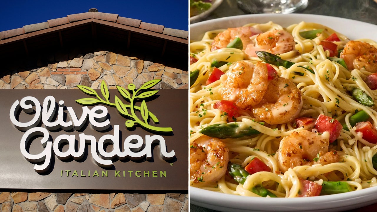 How to order healthy options at Olive Garden, as recommended by registered dietitians.