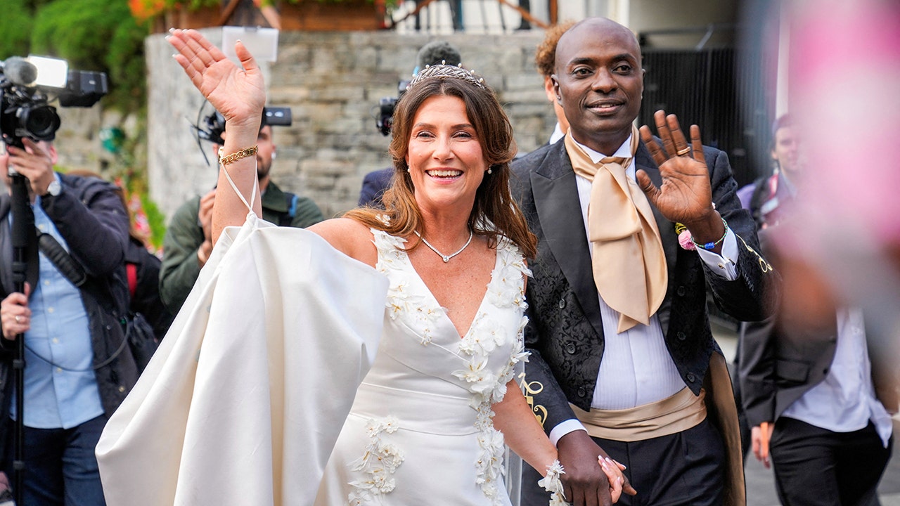 Durek Verrett, a California shaman, marries Princess Märtha Louise of Norway in a lavish, 350-person wedding.