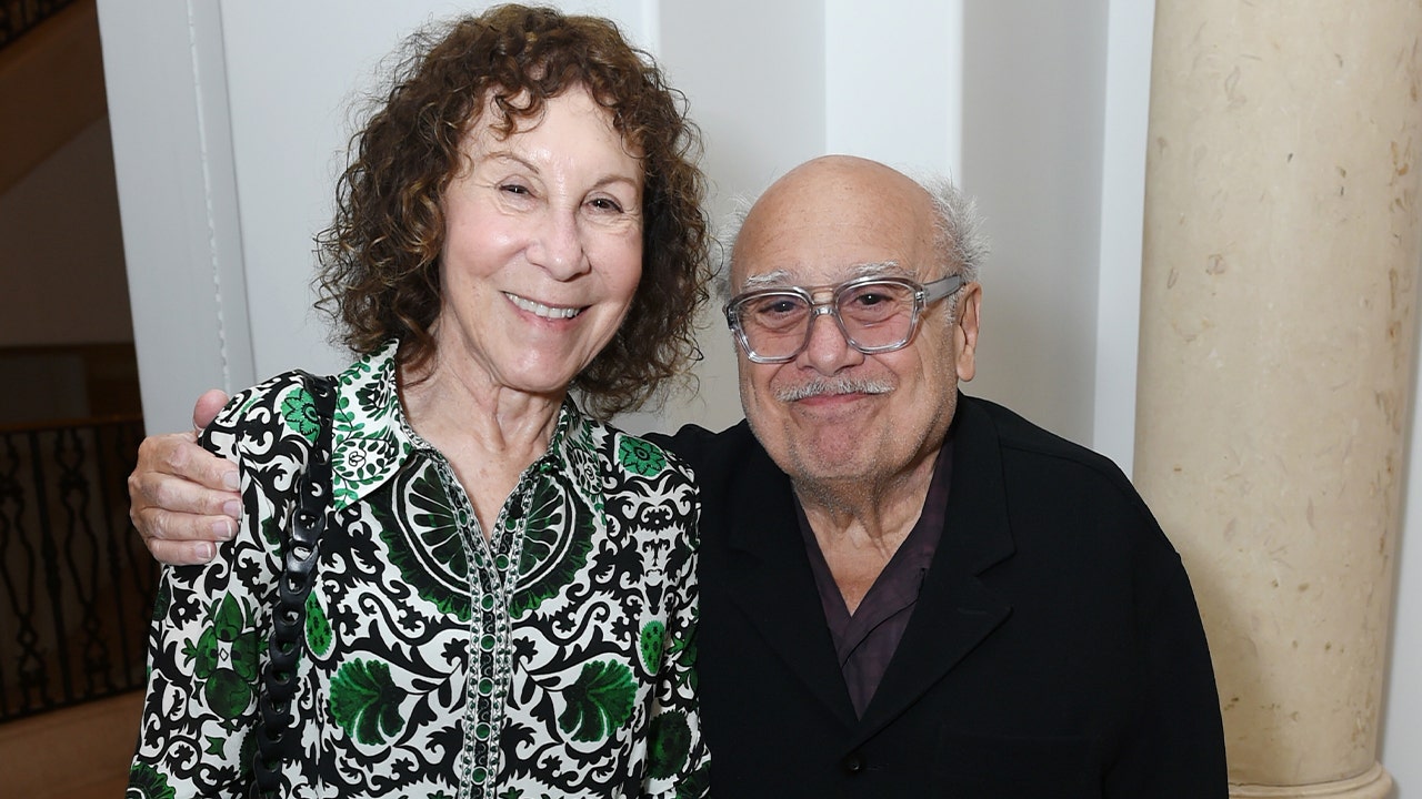 Despite living apart, Danny DeVito and Rhea Perlman maintain a successful marriage.