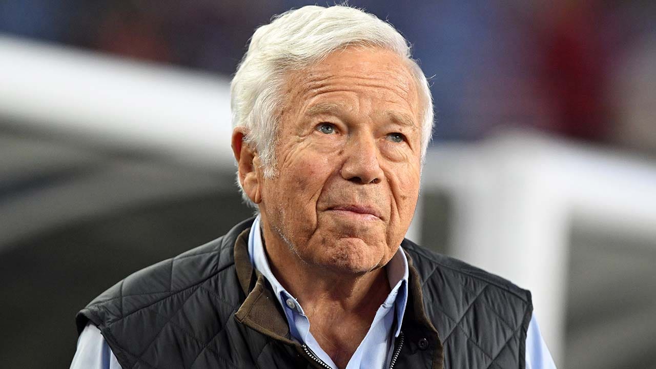 Robert Kraft, owner of the Patriots, takes responsibility for the firing of Jerod Mayo: "The whole situation is on me."