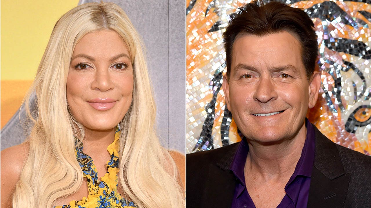 Charlie Sheen allegedly gave Tori Spelling a "hot crack pipe" when she entered his condo, according to the actress.