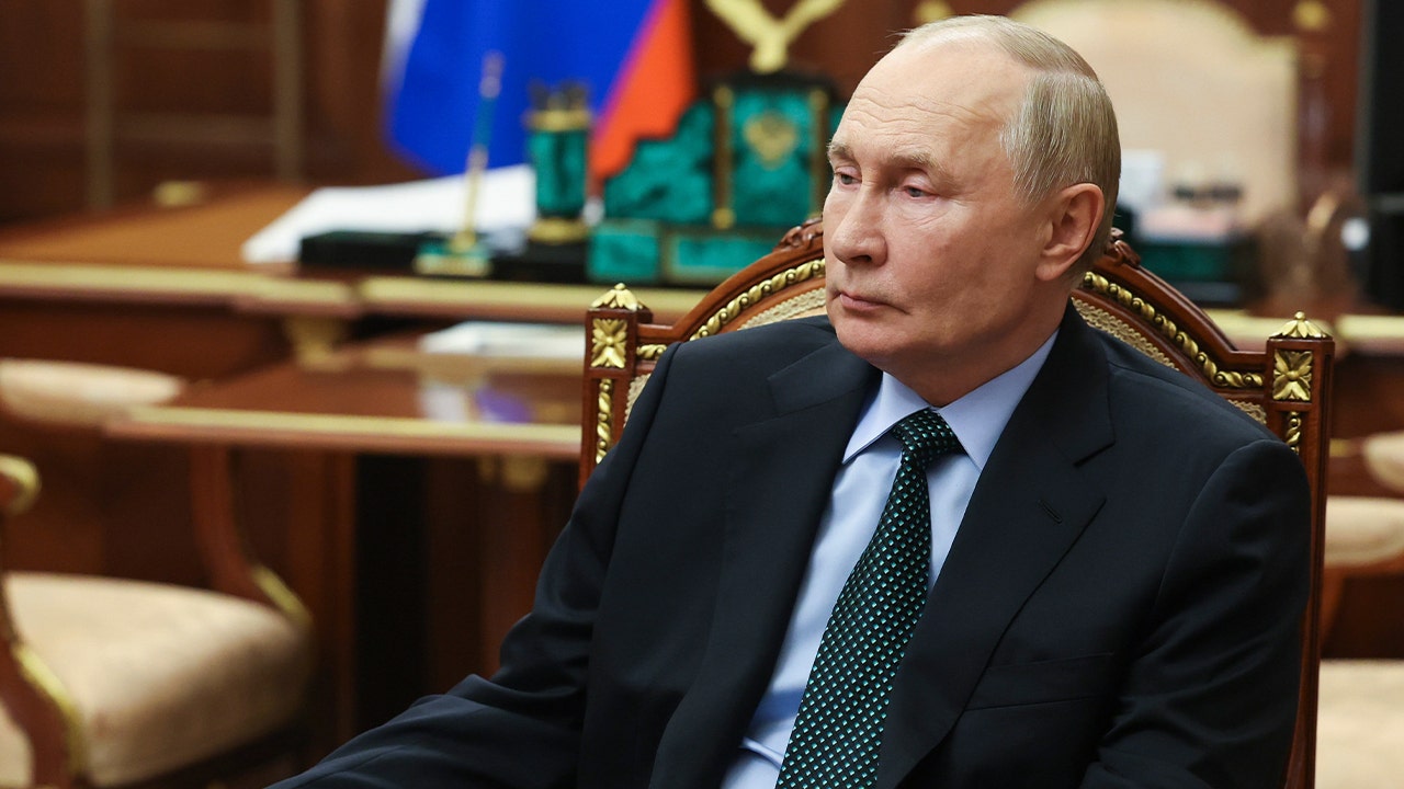 Putin proposes to settle debts as a means of attracting recruits in the conflict with Ukraine.