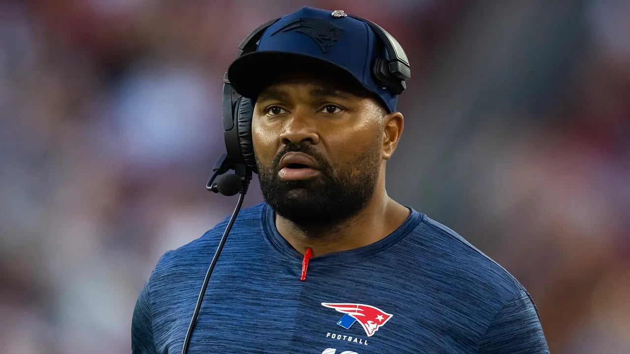 Jerod Mayo, a former coach of the New England Patriots, played cards with players on their flight home after a double-digit loss, according to a report.