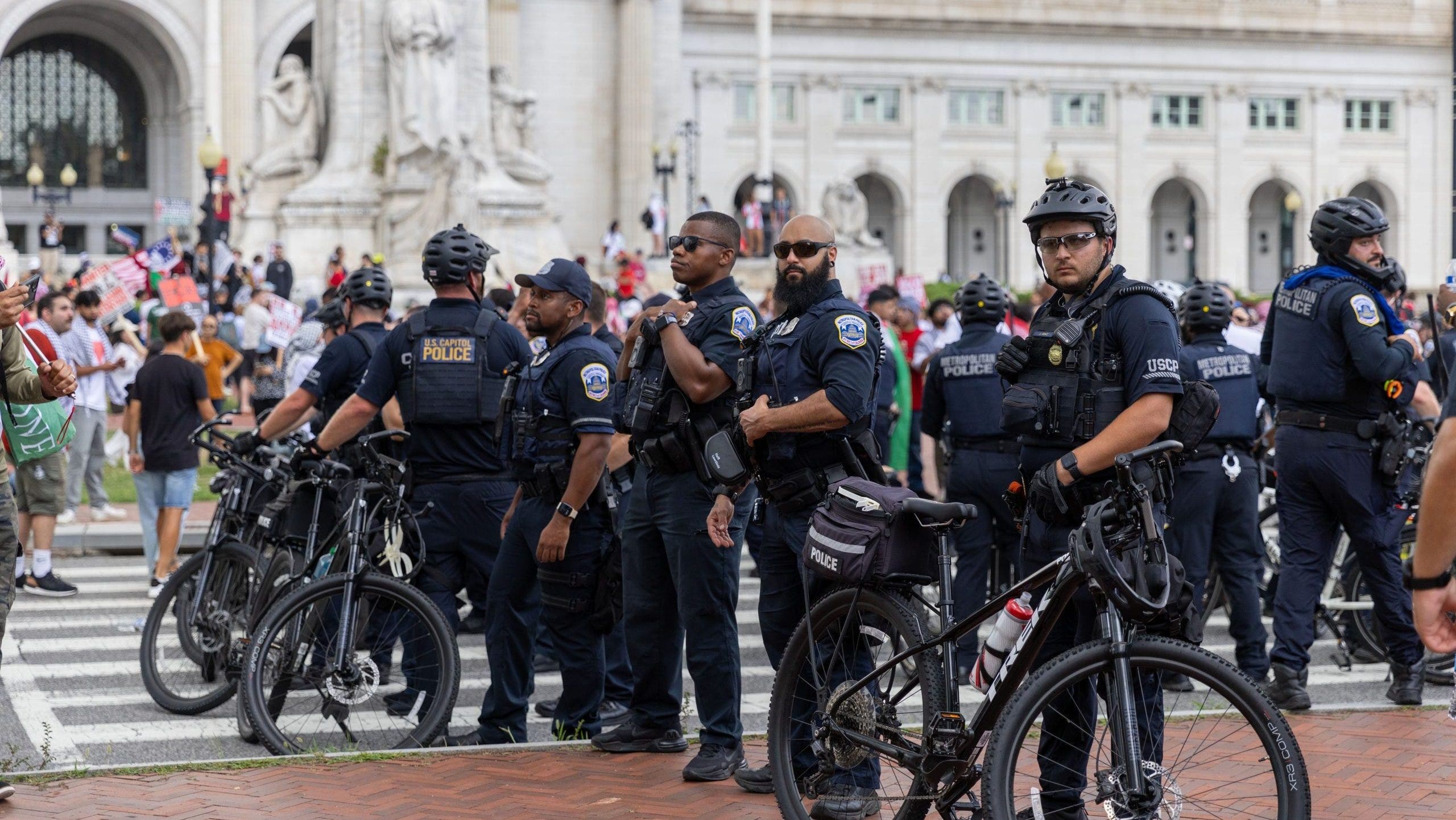 After the Parks Police neglected, American tourists visiting national landmarks are less safe.