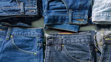 Dispelling the misconception that freezing jeans can enhance freshness and eliminate odors