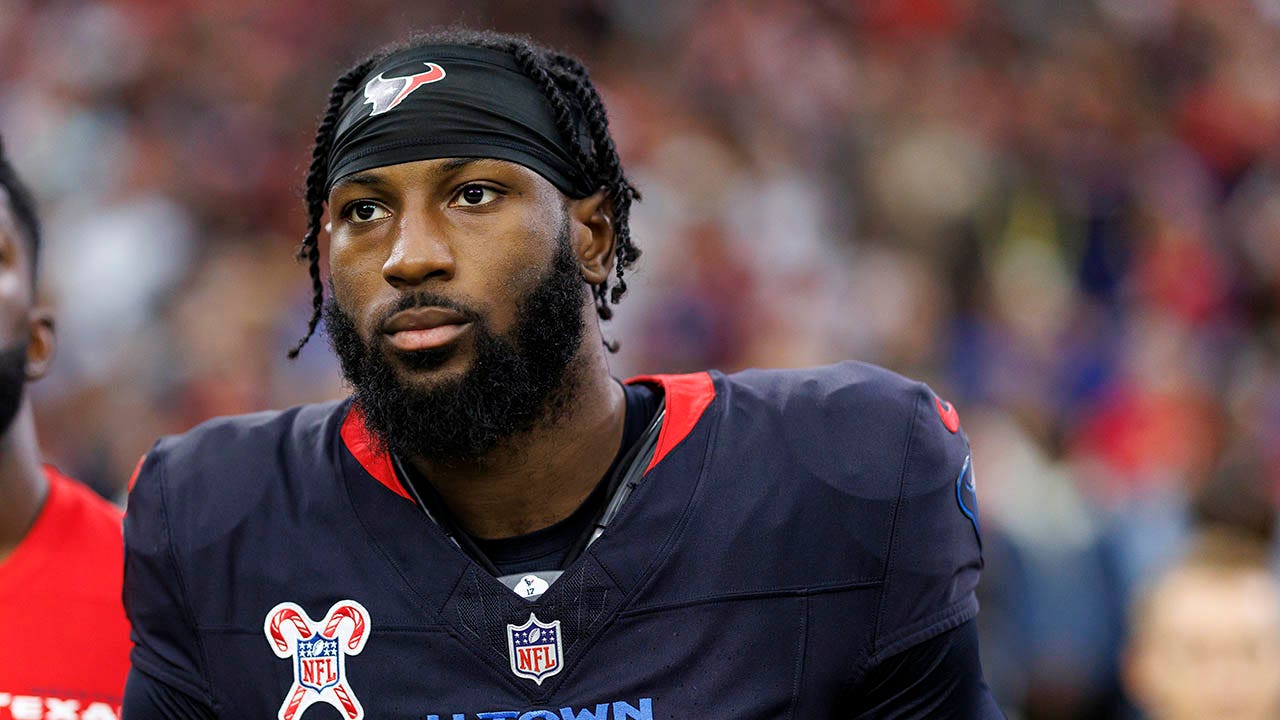 In the playoff game between the Texans and the Chiefs, Kris Boyd, a Texan player, removed his helmet and pushed the special team coach after the kickoff.