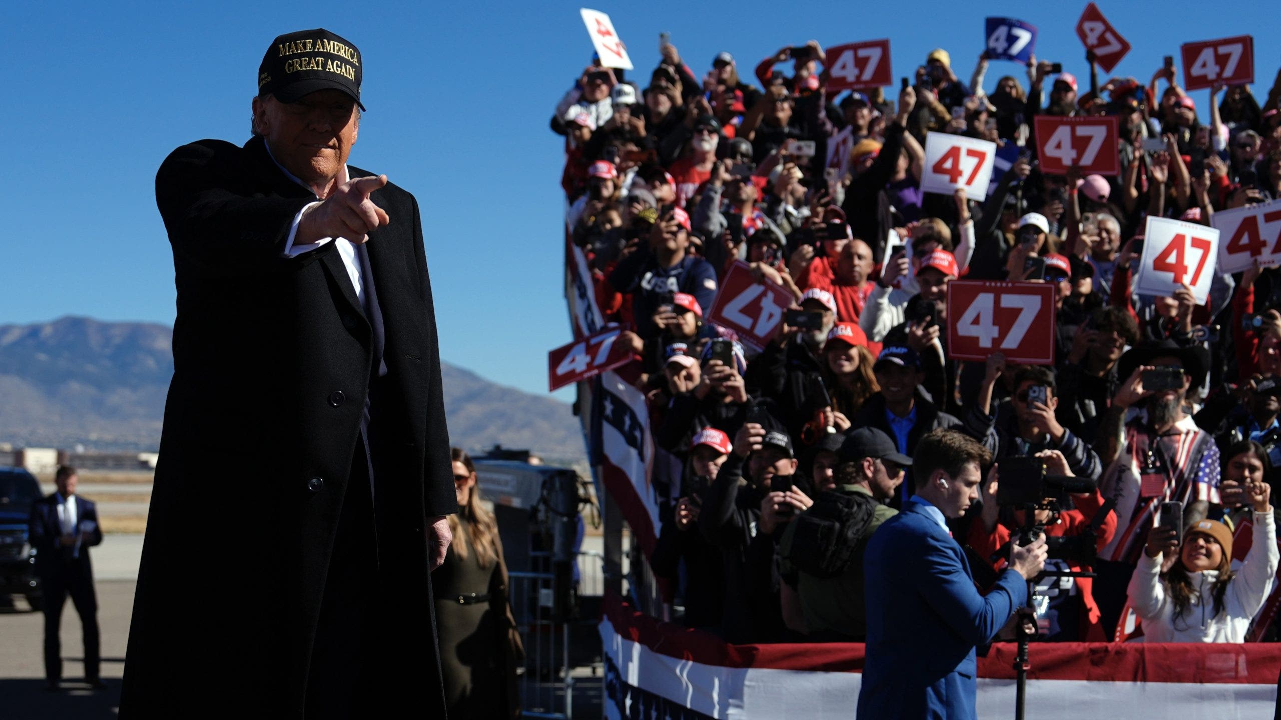 Trump briefly diverges from battleground states to pursue blue-leaning state.