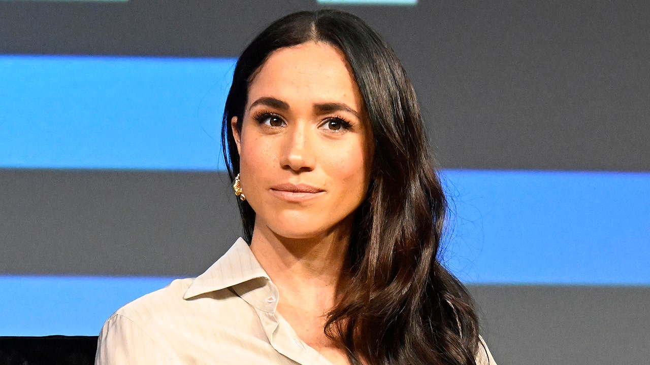 Expert: Meghan Markle feels 'regrets' about leaving the royal family and lives a 'isolated but structured' life in California.