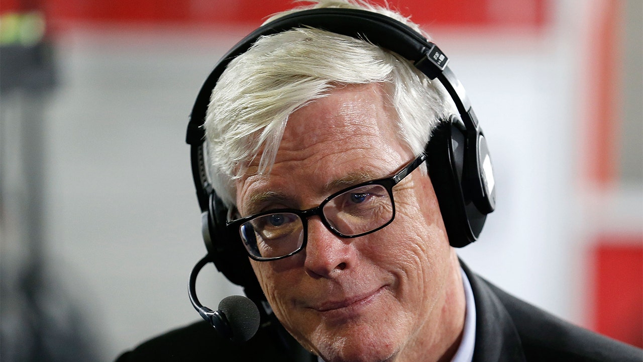 Washington Post columnist Hugh Hewitt resigns after years of service.