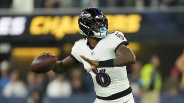 The Ravens defeat the Chargers with Lamar Jackson's 2 touchdown passes and 1 rush.