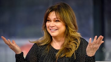 Valerie Bertinelli experiences a severe injury after accidentally falling off stage.