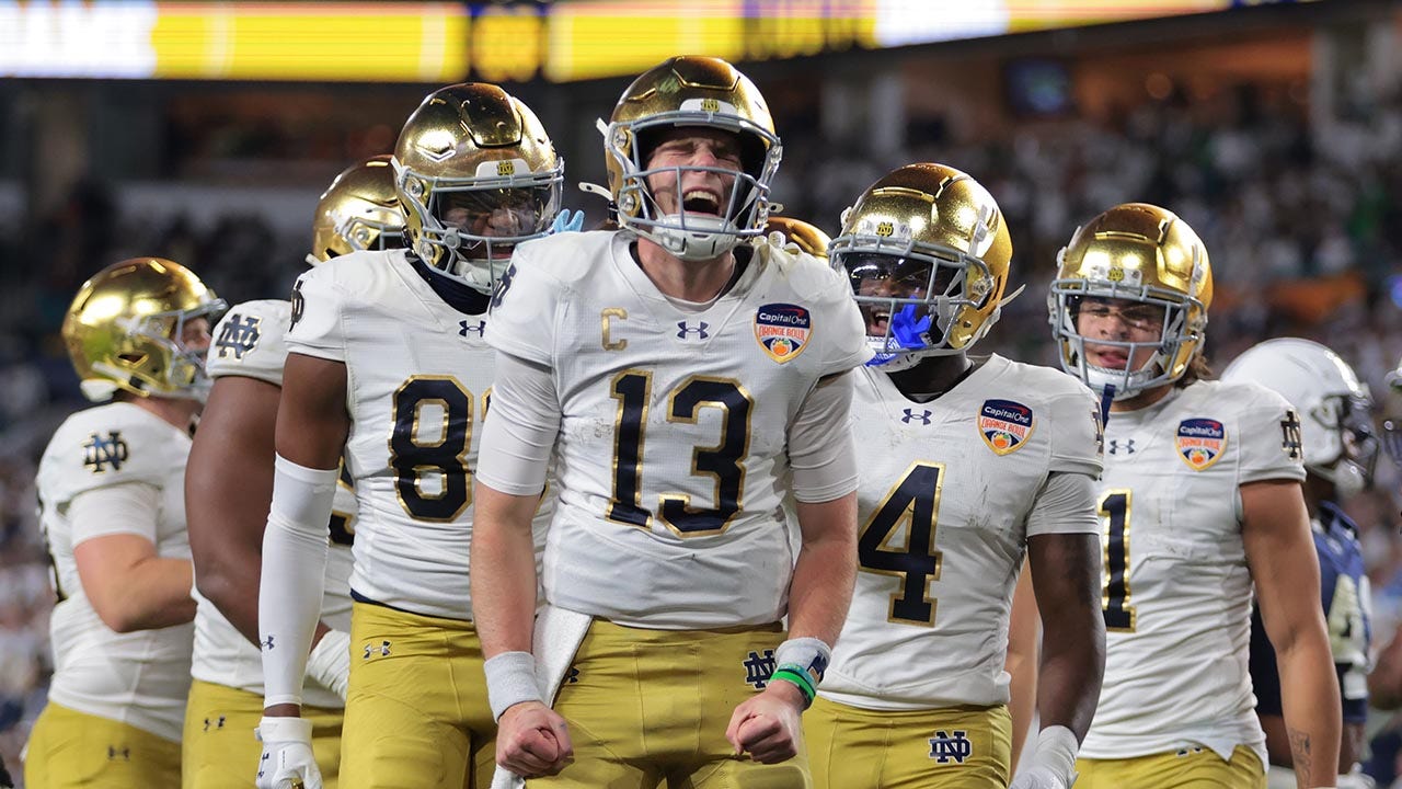 Notre Dame wins CFP game against Penn State, with Riley Leonard leading the team after returning from injury.