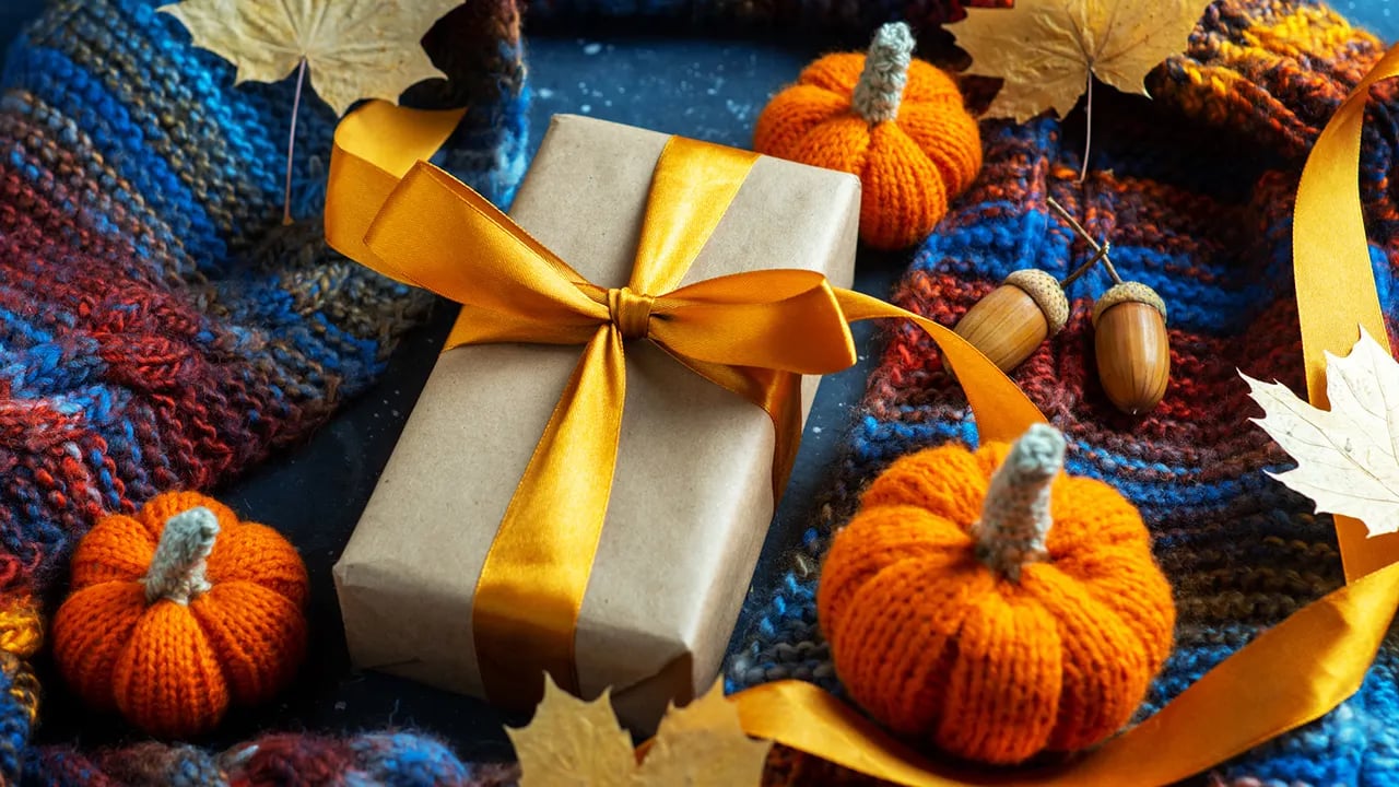 10 Gifts Your Host Will Cherish This Thanksgiving