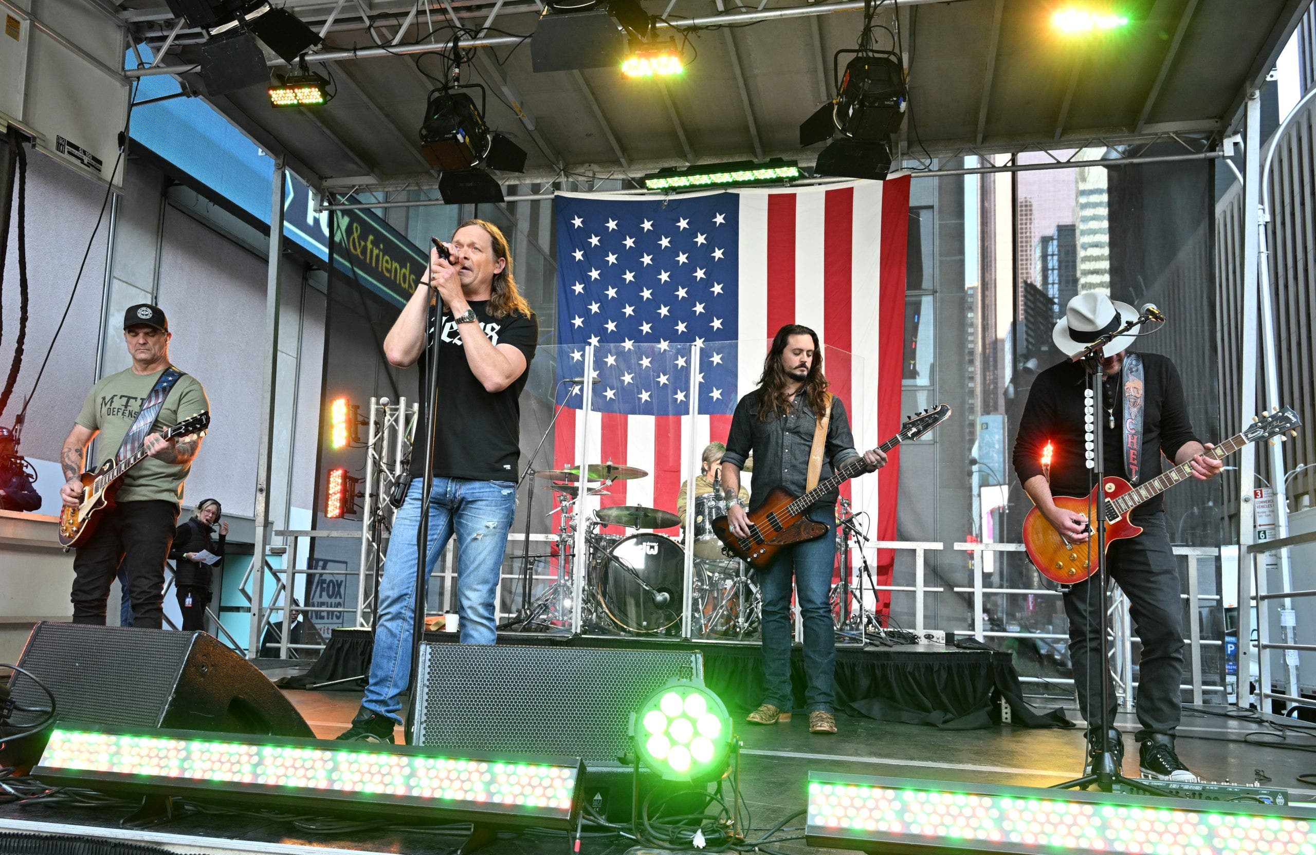 Rock star interrupts performance to deliver a religious message: 'Jesus Christ loves you'