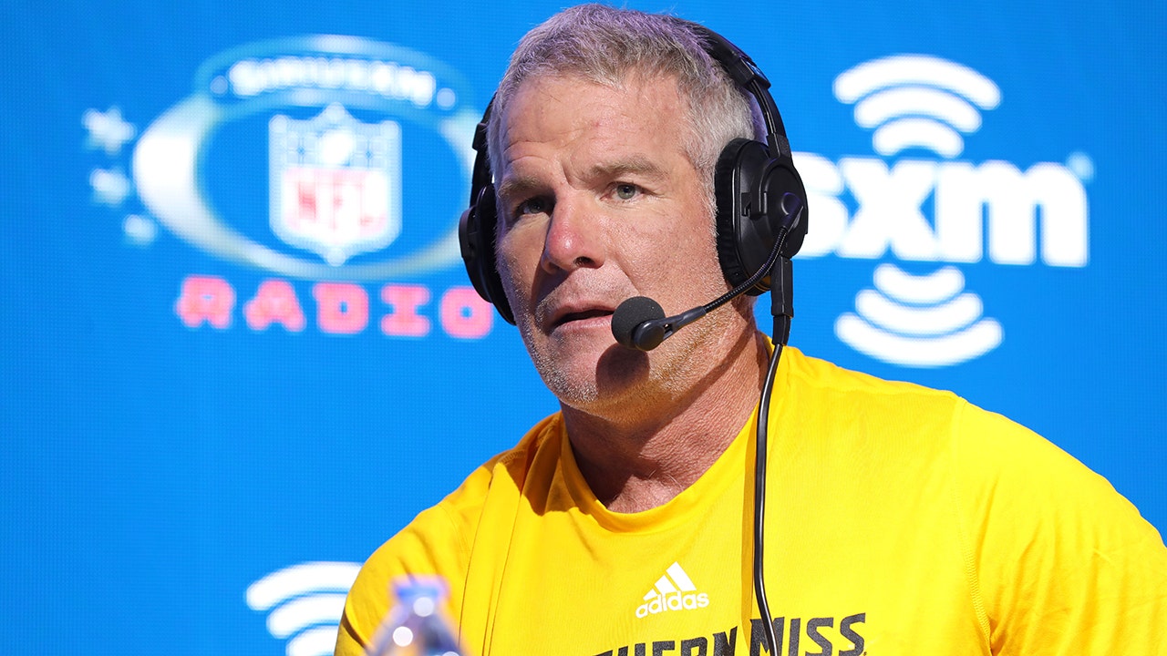 Brett Favre discusses the bill prohibiting trans athletes from participating in women's sports: "Biological difference"