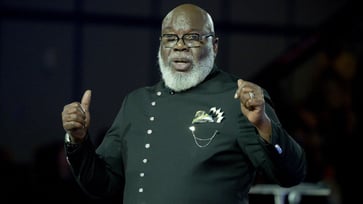 Bishop T.D. Jakes experiences health issue following intense sermon on Sunday.