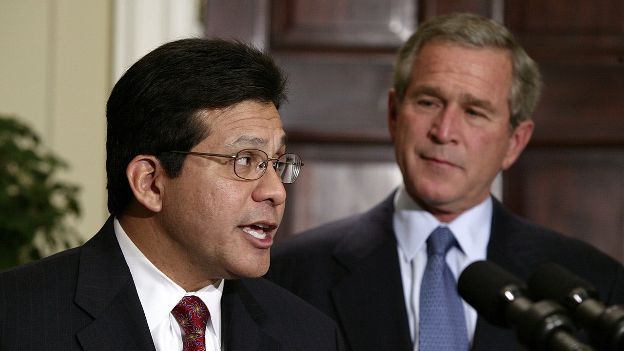 The latest Bush alumnus to endorse Harris is Alberto Gonzales.