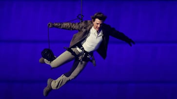 Paris Olympics closing ceremony features a jaw-dropping stunt by Tom Cruise.