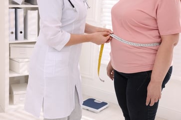 Study suggests a strong link between obesity and increased risk of COVID-19.