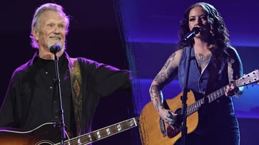 At the 2024 CMA Awards, Ashley McBryde pays tribute to Kris Kristofferson with a heartfelt acoustic rendition.