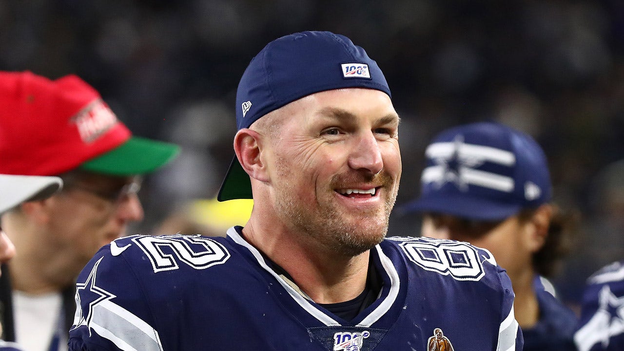 Following Mike McCarthy's departure, Jason Witten was considered as a possible replacement for the head coaching position at the Cowboys.