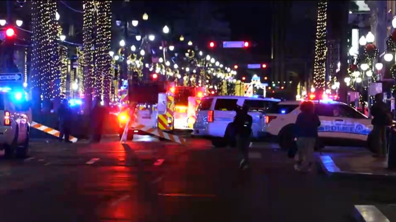 Report: Crowd on Bourbon Street injured, driver dies in crash