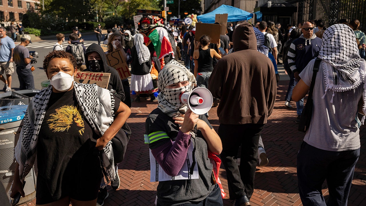 The White House reacts to NYC Labor Day protesters brandishing Hamas and Hezbollah flags.