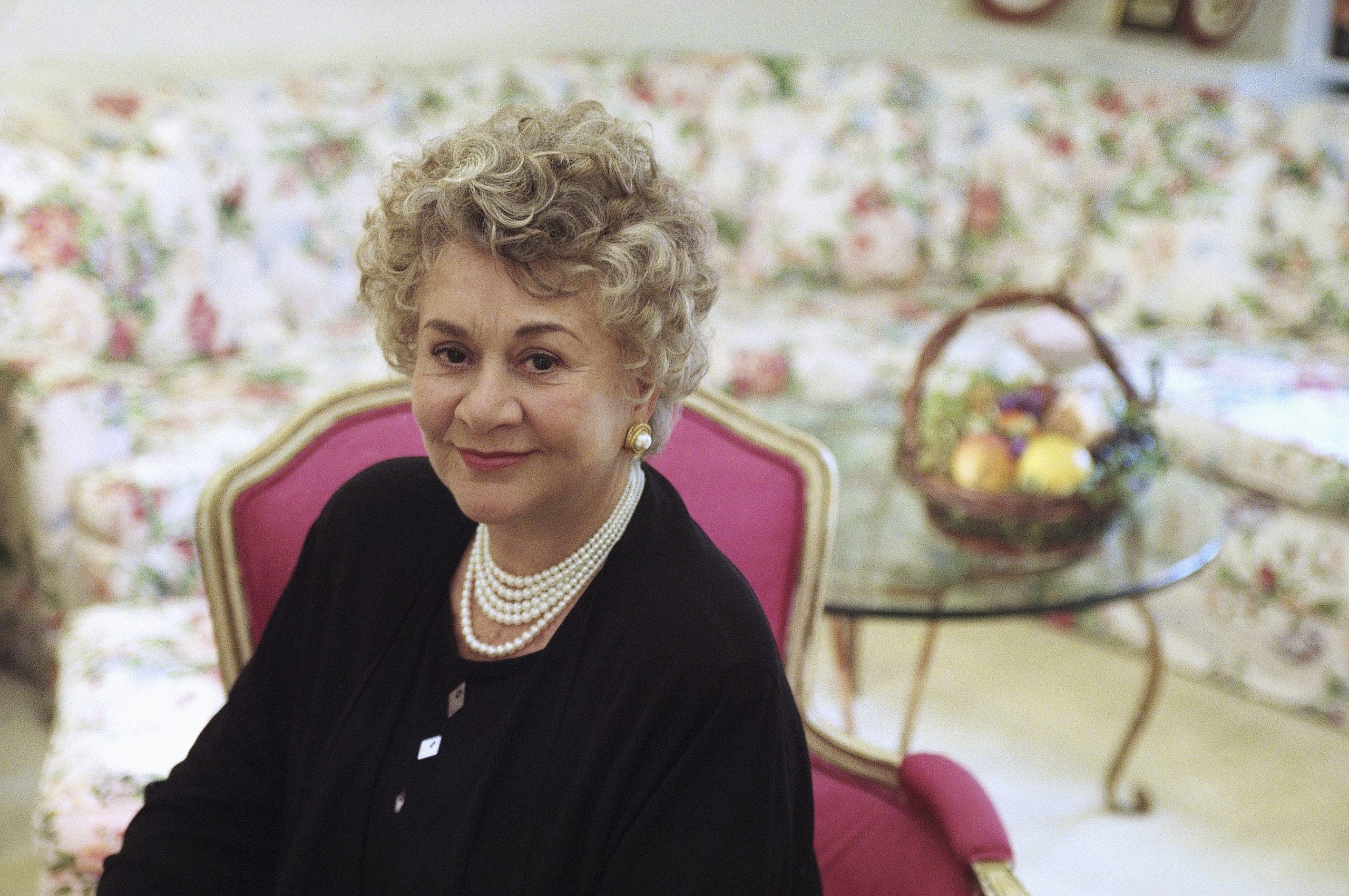 Renowned British actress Joan Plowright, who was married to Laurence Olivier, has passed away at the age of 95.