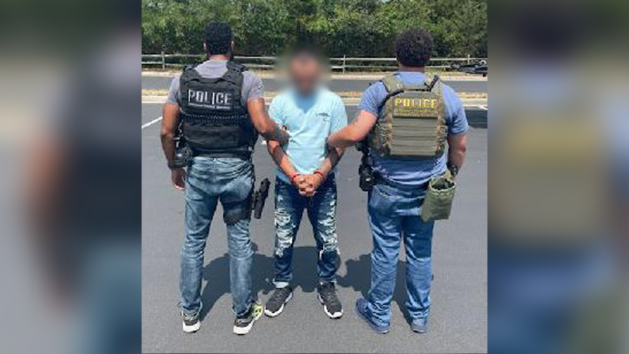 Colombian gang leader caught by ICE after being released by border agents back into US.