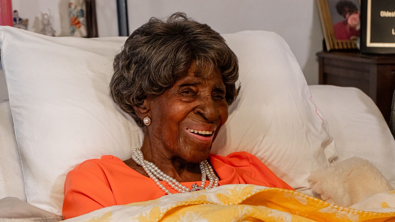 In Houston, at the age of 115, the oldest person in the US, Elizabeth ...