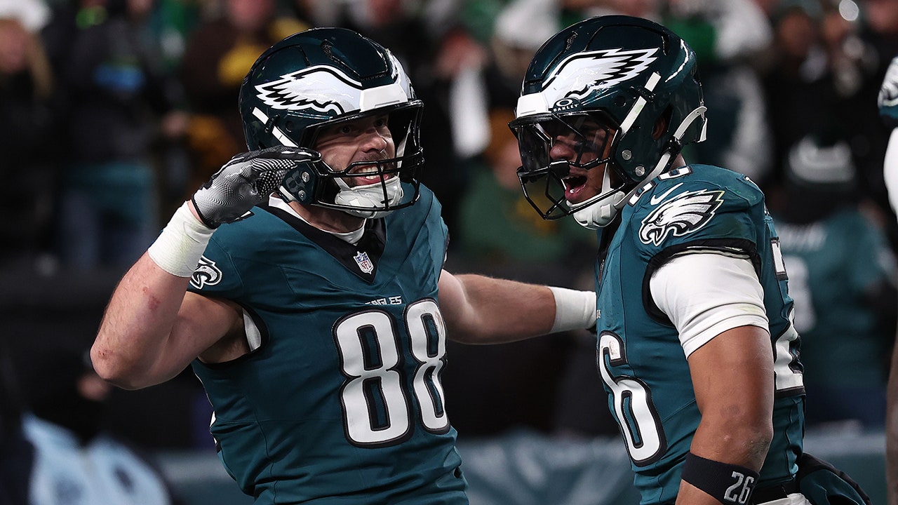 The Packers were defeated by the Eagles in the Wild Card Round, allowing the Eagles to advance in the NFL playoffs.