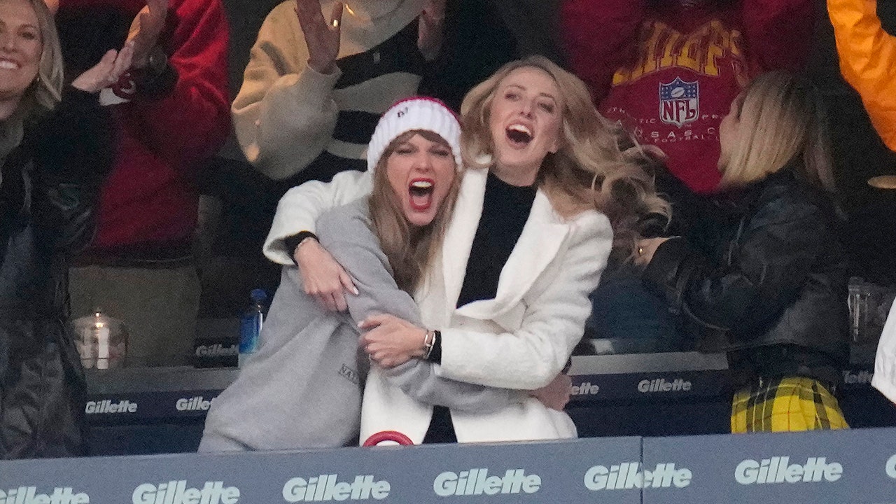 Patrick Mahomes celebrates his 29th birthday with Taylor Swift in attendance.