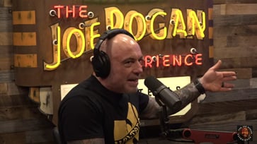 Joe Rogan discusses the reasons behind the decline of liberal media viewership: "Inaccuracy and delusion are the culprits."