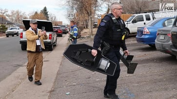 In Aurora, Colorado, five migrants were detained following a home invasion that may be linked to a violent Venezuelan gang.