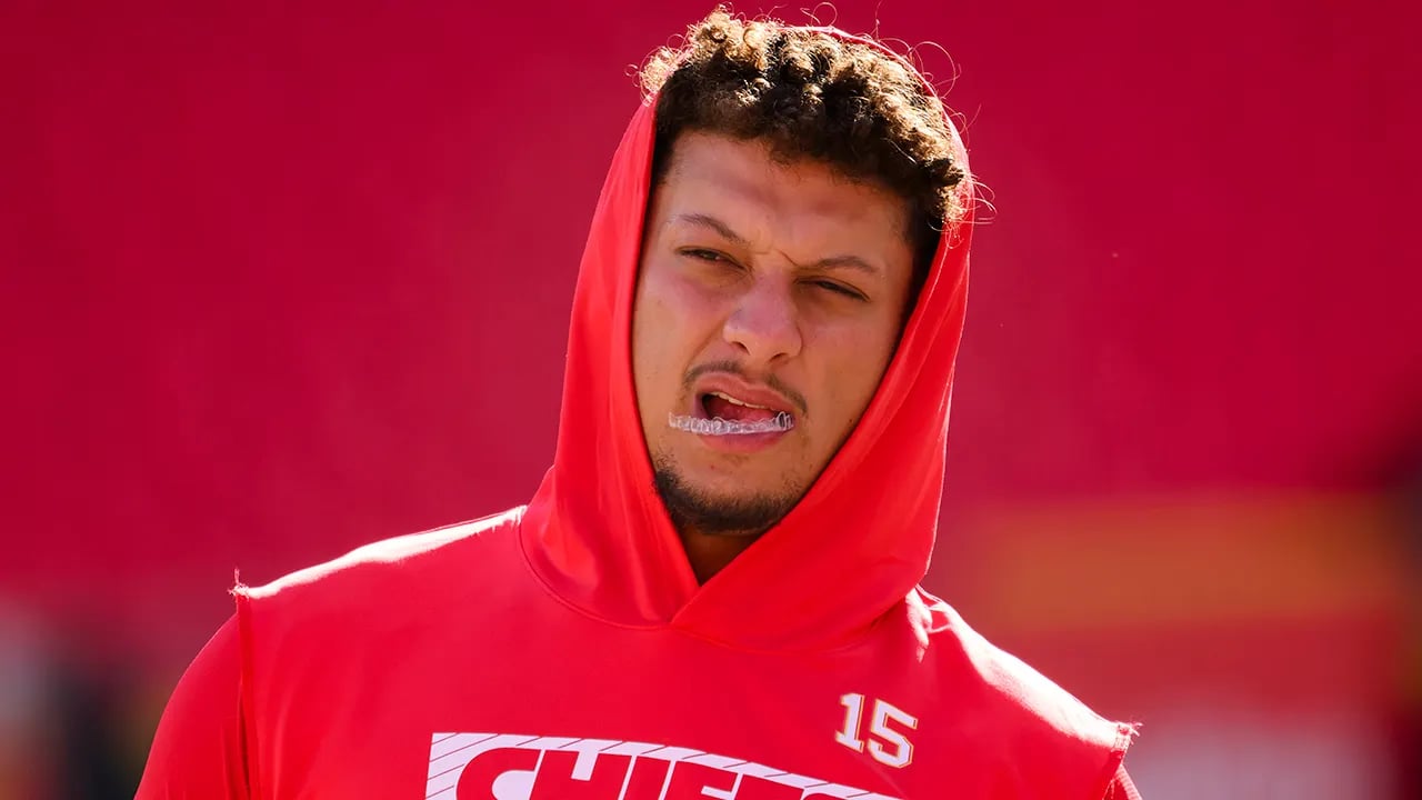 Patrick Mahomes, the Kansas City Chiefs quarterback, speaks out following the release of a burglary report.