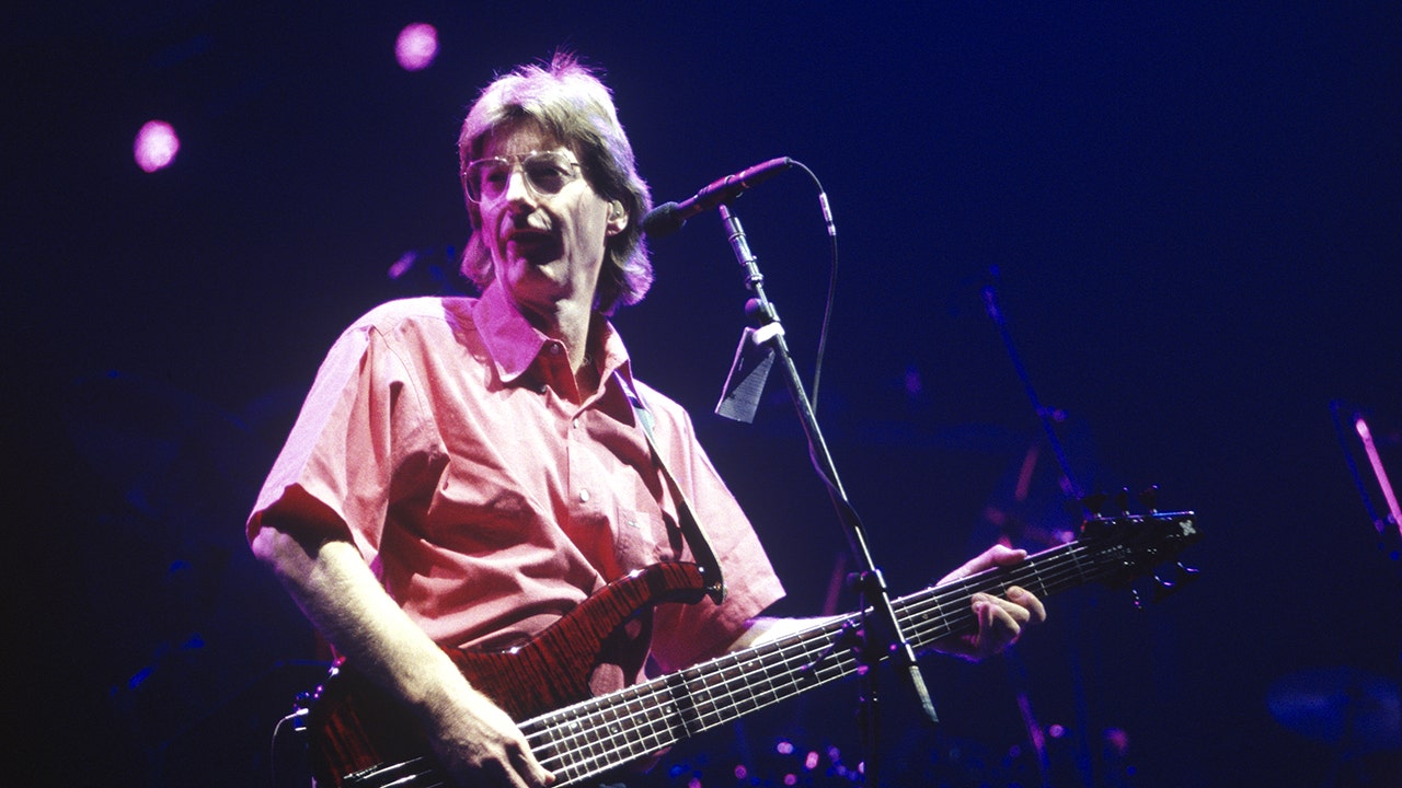 Phil Lesh, a founding member of the Grateful Dead, has passed away at the age of 84.