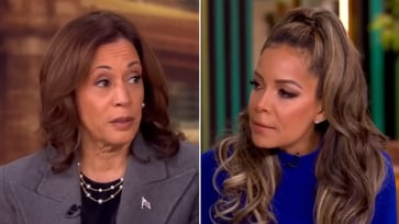 Kamala Harris's 'layup' question about differing from Biden caught Sunny Hostin off guard.