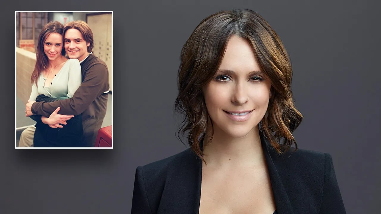 Jennifer Love Hewitt fears her daughter will witness a "super intense" make-out scene in 'Boy Meets World'.