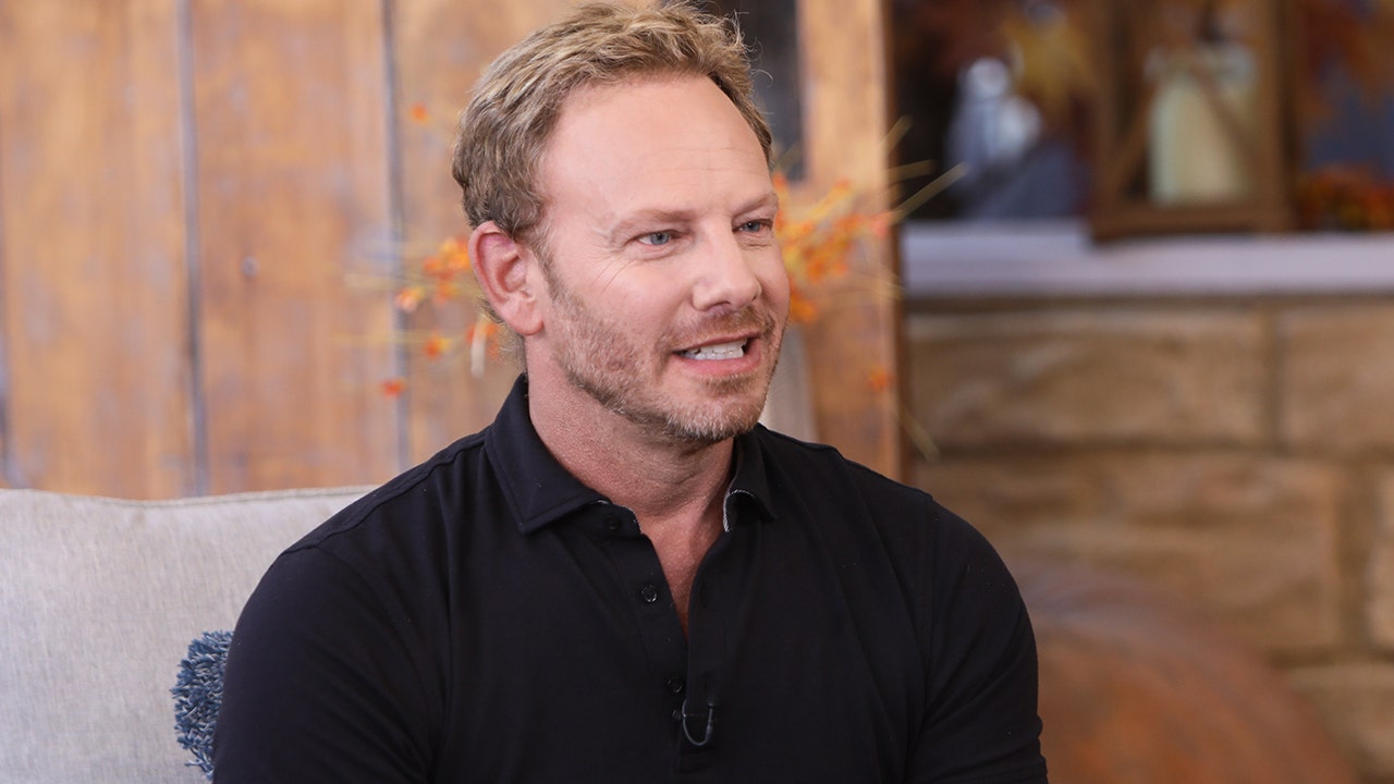 A former CIA officer has praised Ian Ziering's portrayal of Hollywood's attack, but offered some advice.