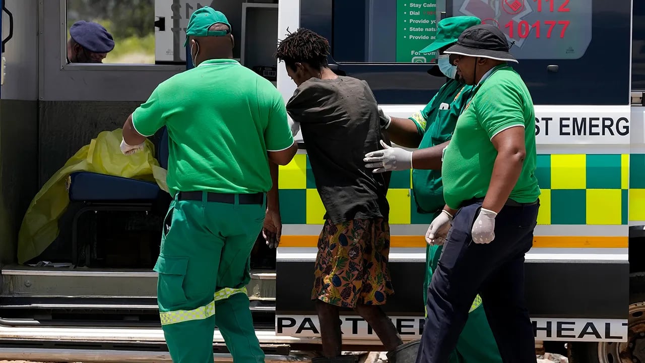 Hundreds of people, including survivors and the deceased, were rescued from an abandoned South African mine, while dozens more remain trapped underground.