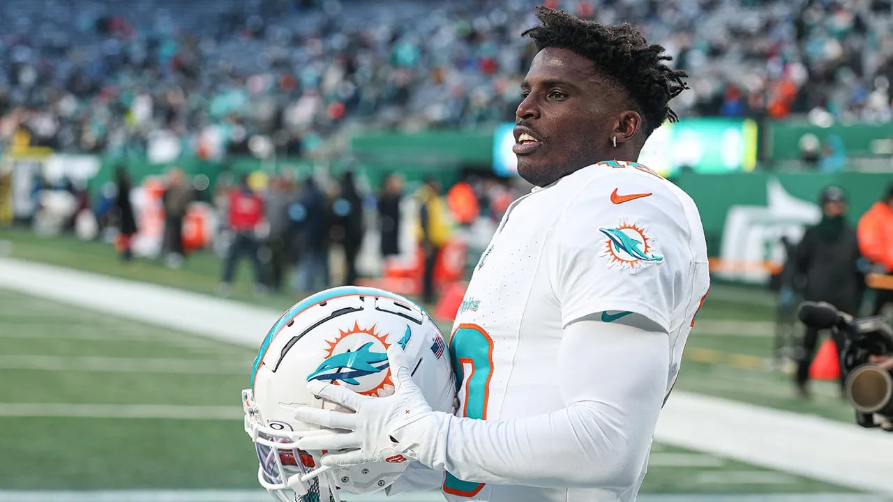 Tyreek Hill announces plans to leave Dolphins following the conclusion of the 2024 season: "I'm out."