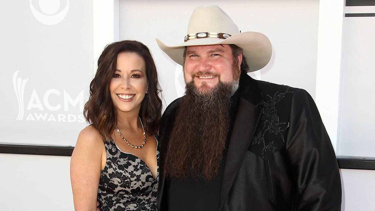 Sundance Head's wife provides update on 'The Voice' winner's gun accident, stating that nobody shot him.