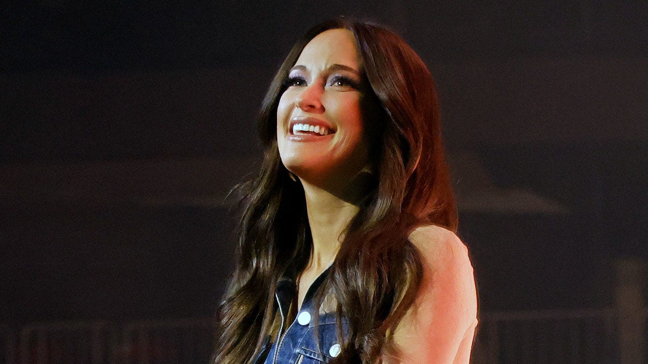 Kacey Musgraves lashes out at fan who 'spoiled' her Tampa concert by grabbing her.