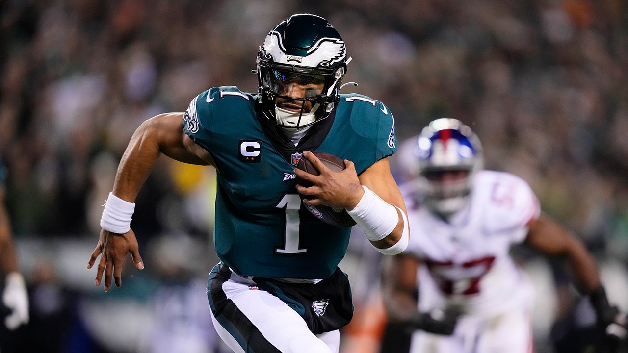 Jalen Hurts, the Eagles' quarterback who is recovering from a concussion, takes a step forward in his potential return for the playoffs.